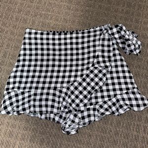 Checker plaid ruffle skort